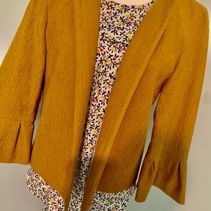 LOFT Outlet beautiful jacket, open style w/ruffle sleeve in a gold, deep yellow